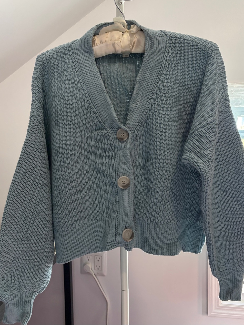 Cropped V-Neck Chunky Knit Cardigan -